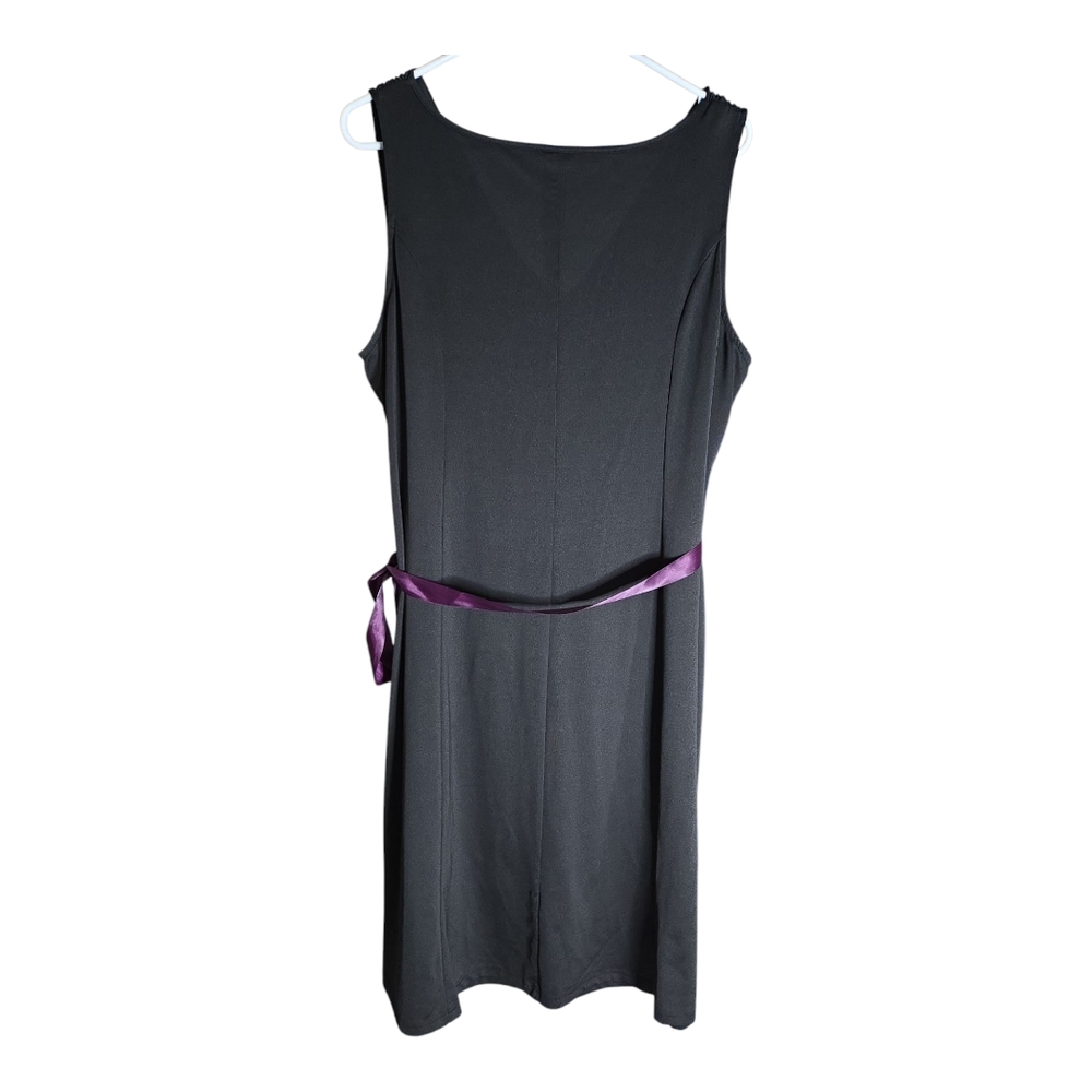 Elegant Black Dress with Purple Accent - Picture 3 of 3